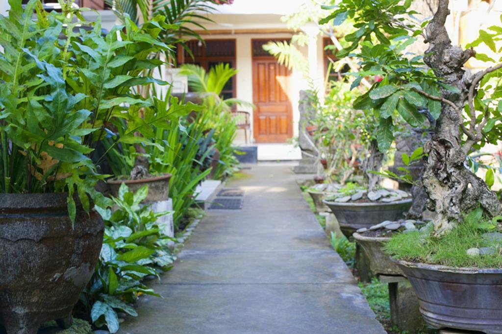 Agung And Sue Watering Hole I Hotel Sanur Exterior foto