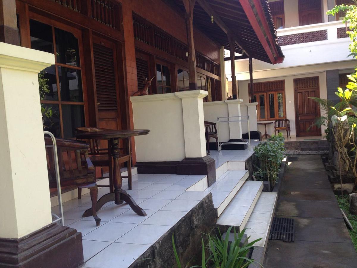 Agung And Sue Watering Hole I Hotel Sanur Exterior foto